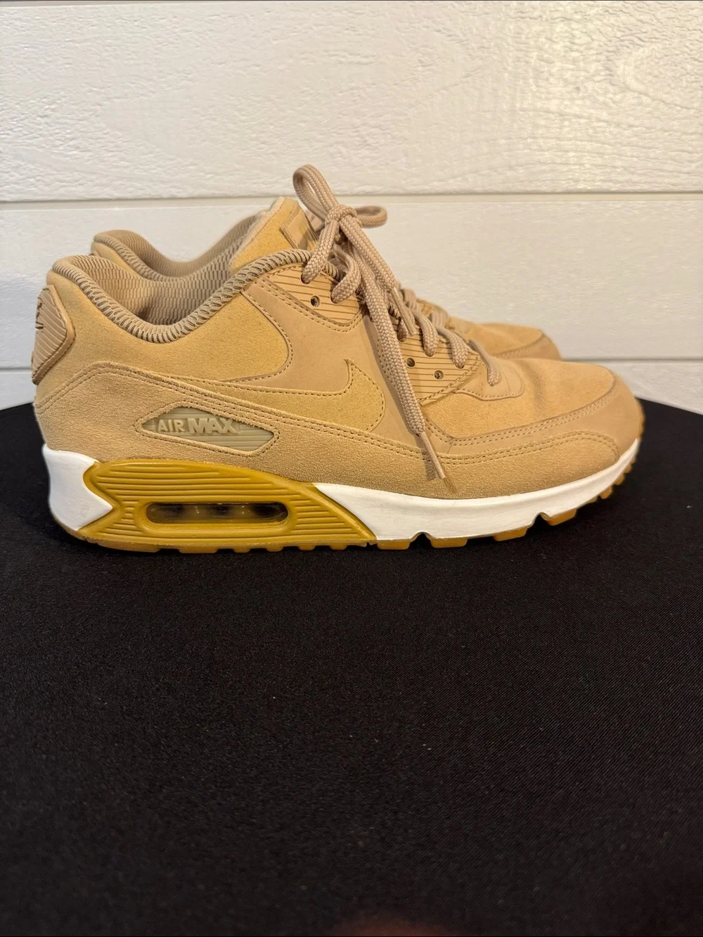 Nike Air Max Men's Casual Sneakers - Tan size 9